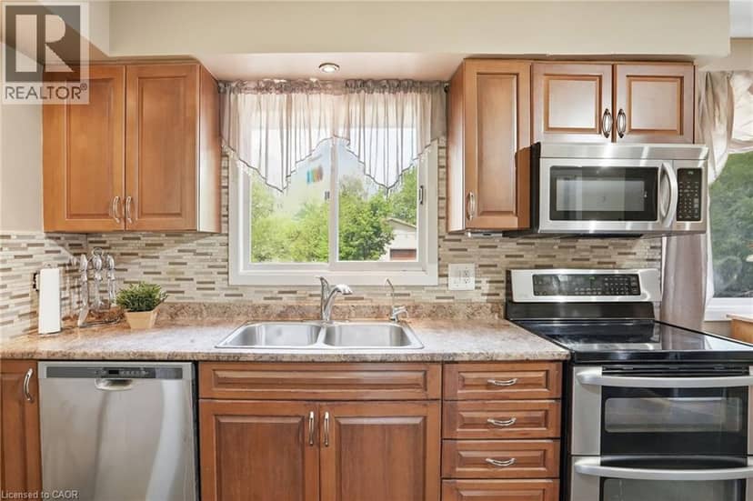 318 FREELTON Road — photo 17 of 40