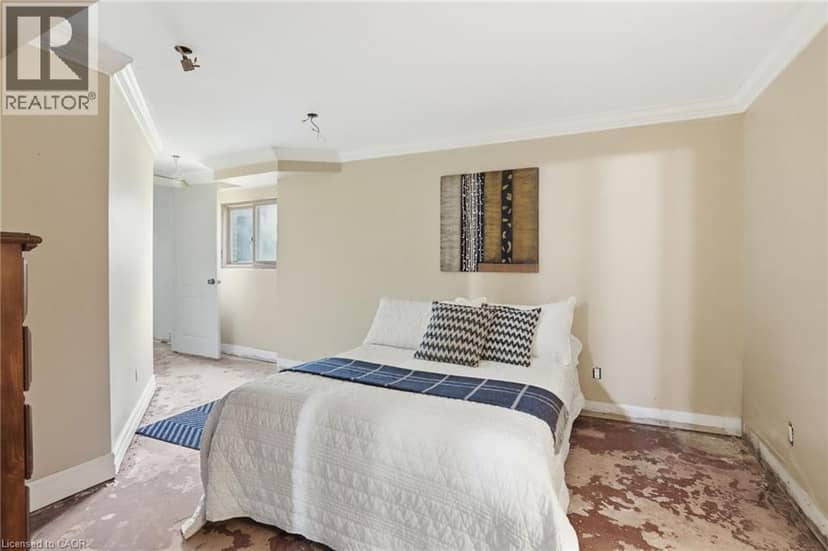 318 FREELTON Road — photo 34 of 40