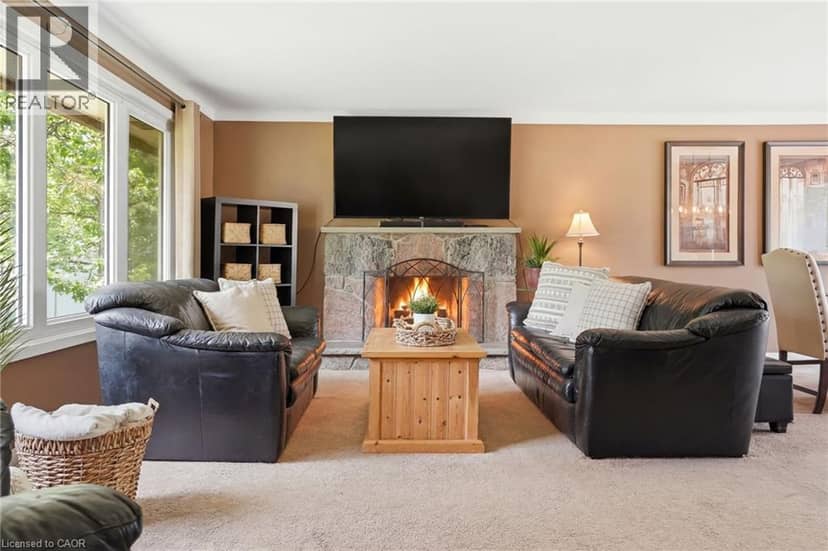 318 FREELTON Road — photo 11 of 40