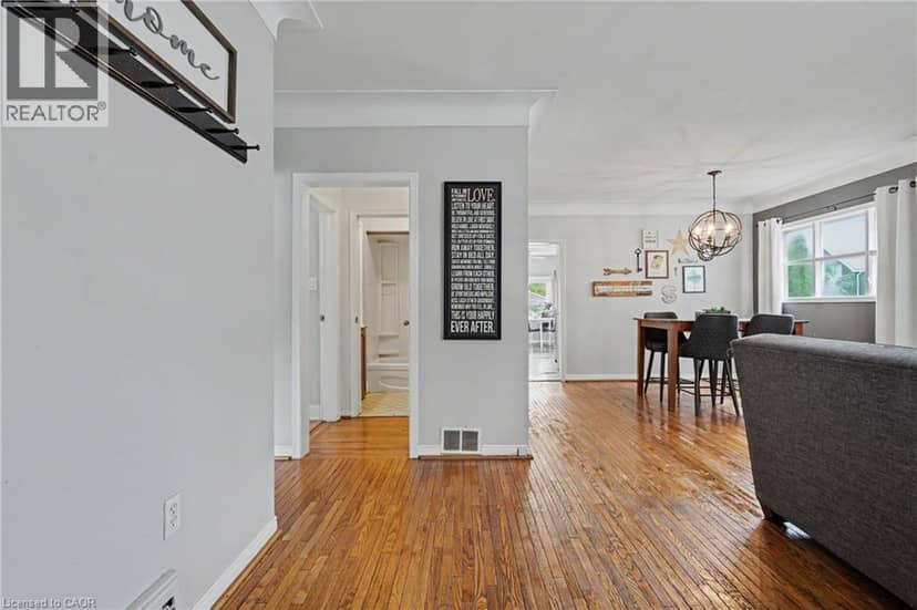 20 EAST 18TH Street, Hamilton, photo 5