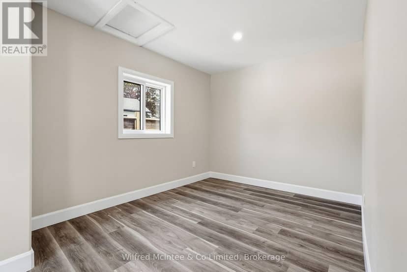 550 Wellington Street — photo 14 of 34