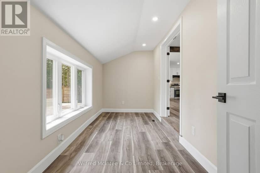 550 Wellington Street — photo 18 of 34