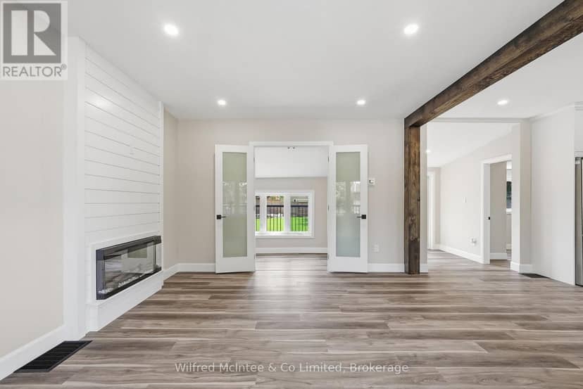 550 Wellington Street, Minto, photo 8