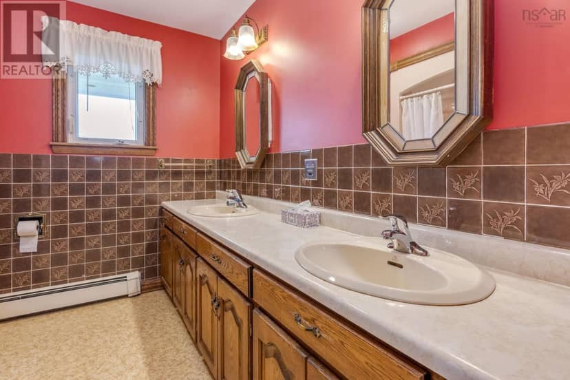 288 Shore Road — photo 18 of 40