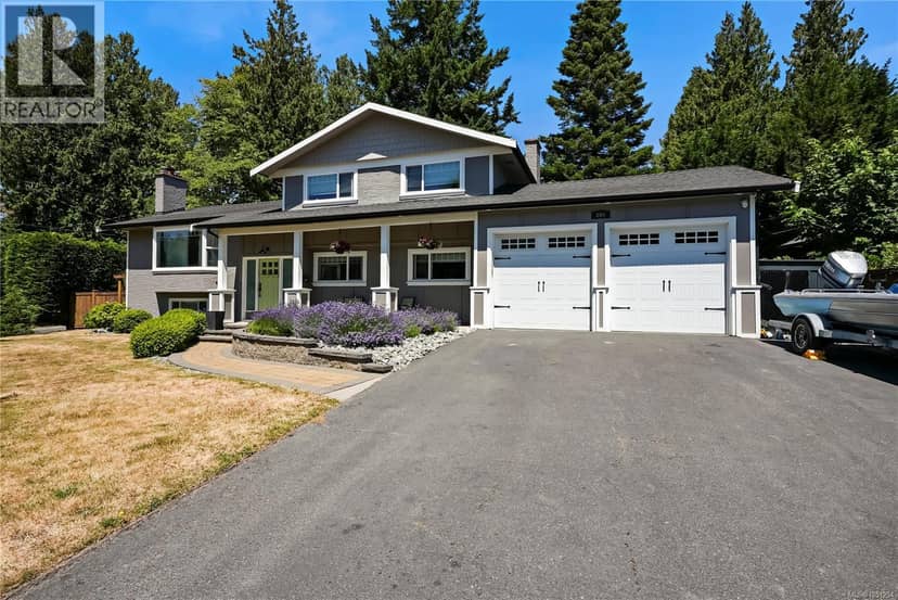 800 Alvarado Terr, Saanich