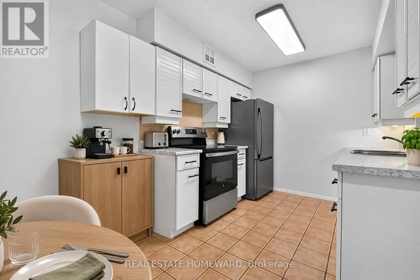 1803 - 30 Greenfield Avenue — photo 4 of 31