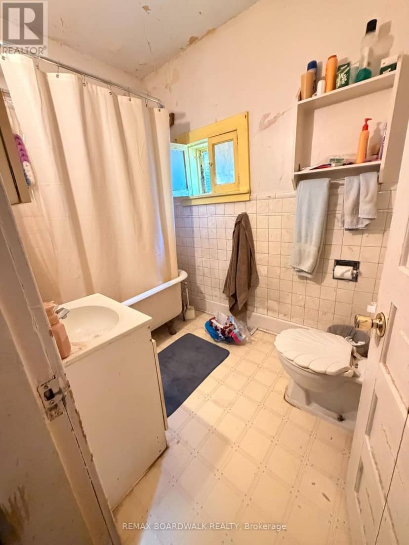 51 Albert Street — photo 17 of 27