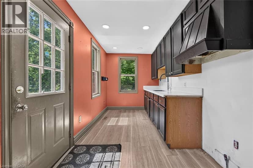 44 SIMS LOCK Road — photo 9 of 40