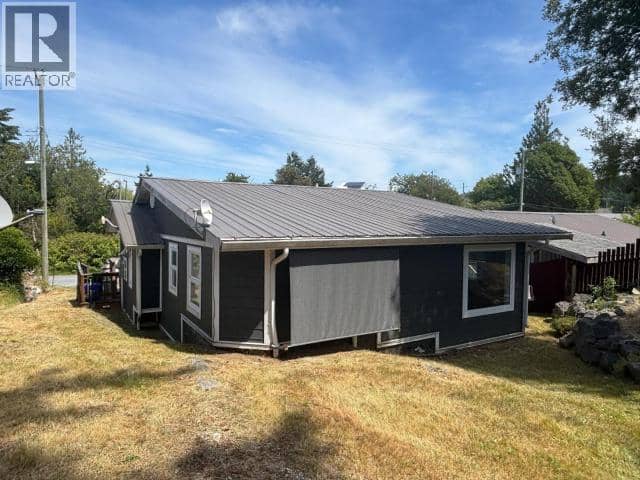 A & B-5375 EARL STREET, Texada Island, photo 5