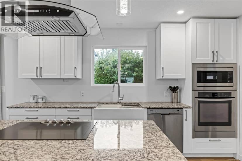 1350 Greenwood Way — photo 18 of 40