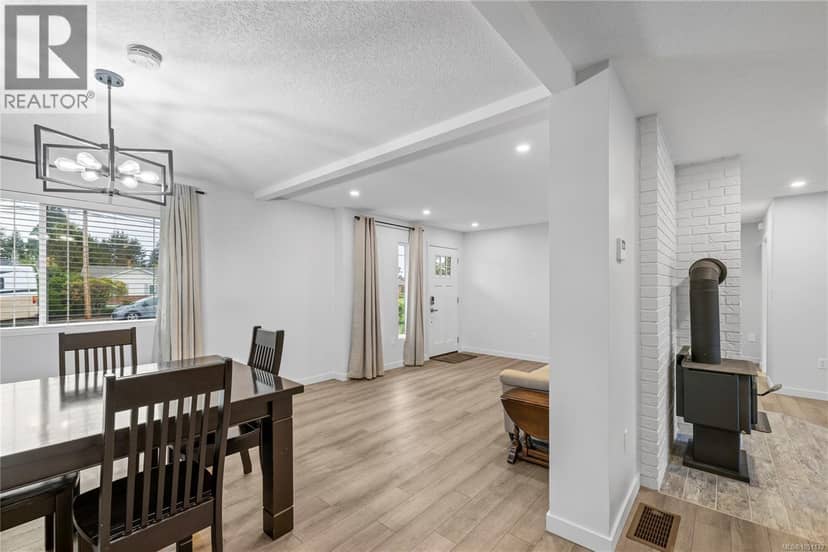 1350 Greenwood Way — photo 28 of 40