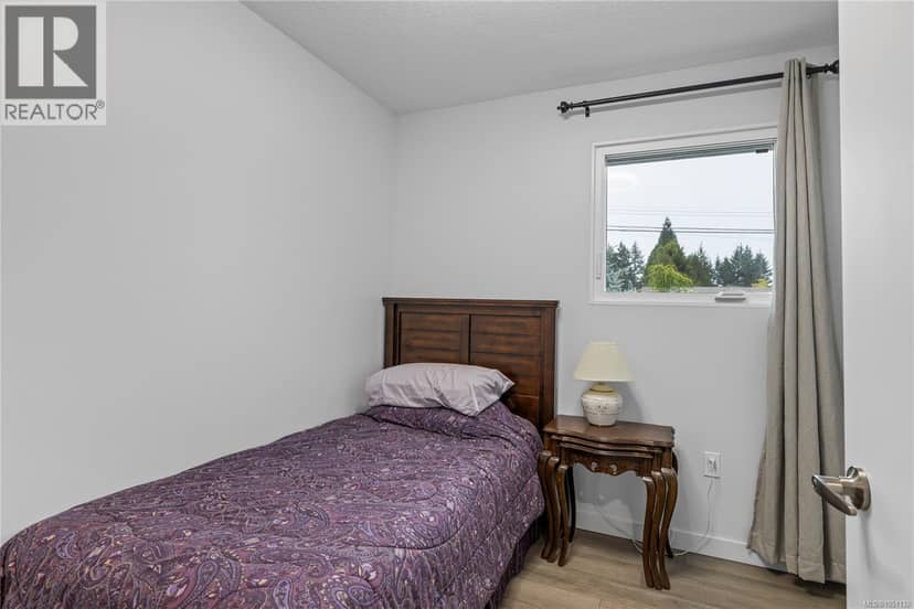 1350 Greenwood Way — photo 33 of 40