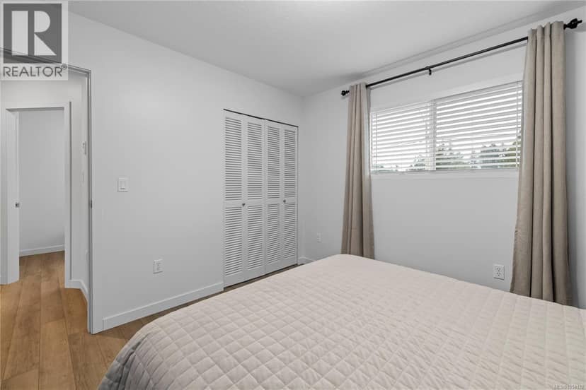 1350 Greenwood Way — photo 35 of 40