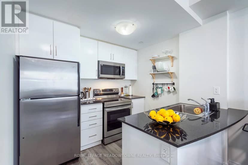 19 - 10 Carnation Avenue — photo 10 of 40