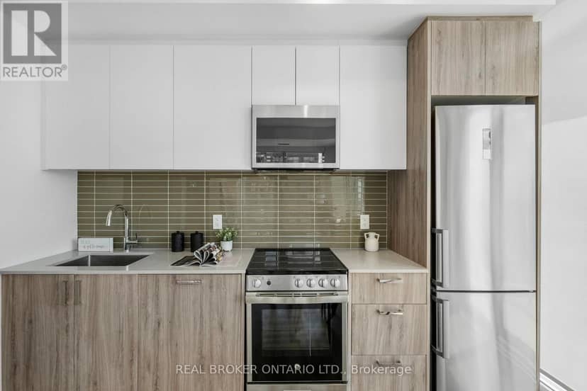 920 - 1787 St Clair Avenue W — photo 18 of 40