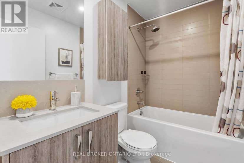 920 - 1787 St Clair Avenue W — photo 29 of 40