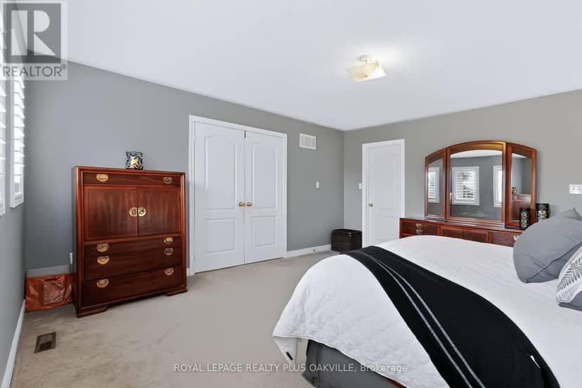 2254 Dunforest Crescent — photo 30 of 40