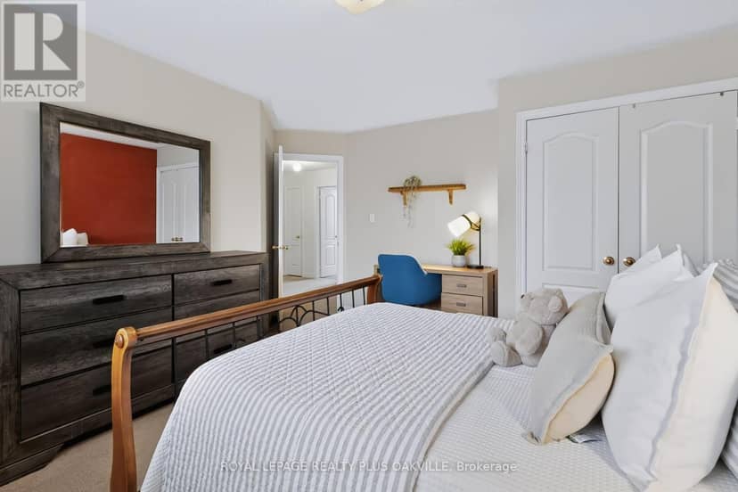 2254 Dunforest Crescent — photo 36 of 40