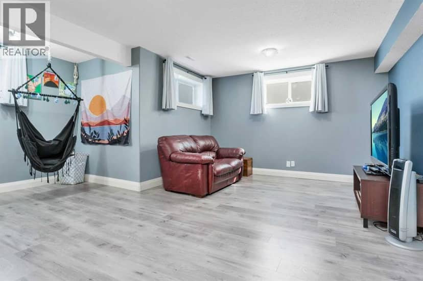 17 Coachill Street — photo 39 of 40