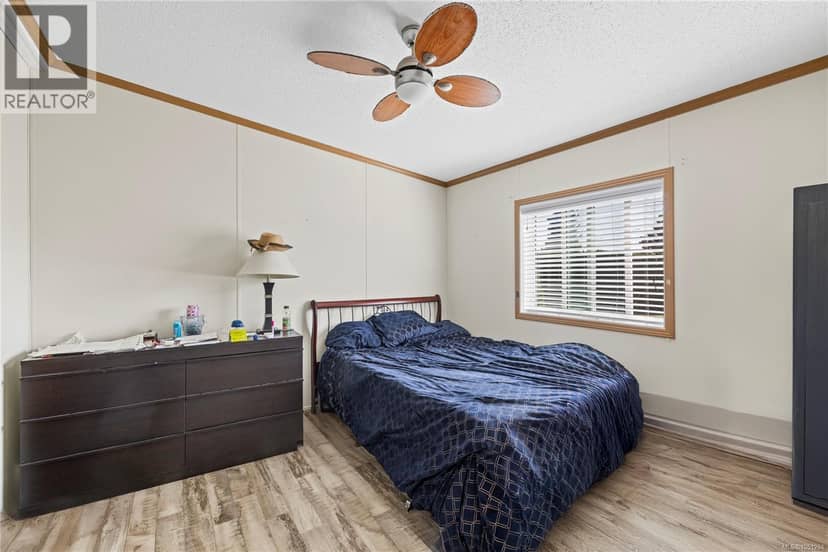 885 Glenhale Cres — photo 28 of 40