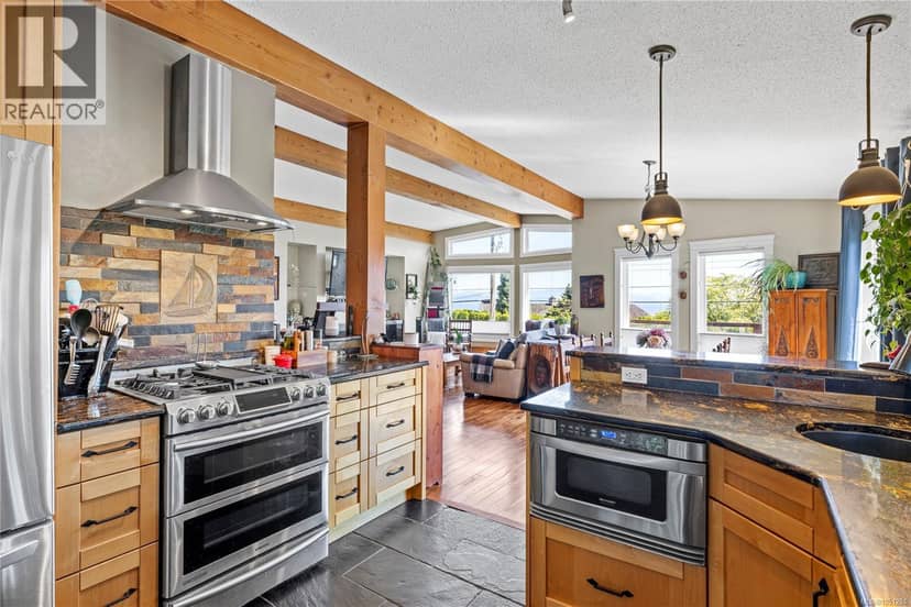 885 Glenhale Cres, French Creek, photo 4