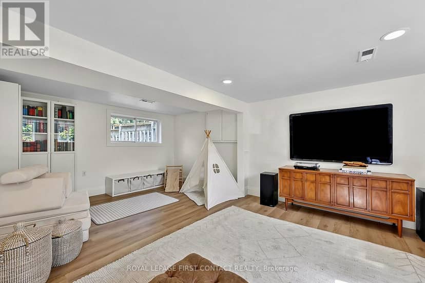 11 Maclaren Avenue — photo 25 of 33