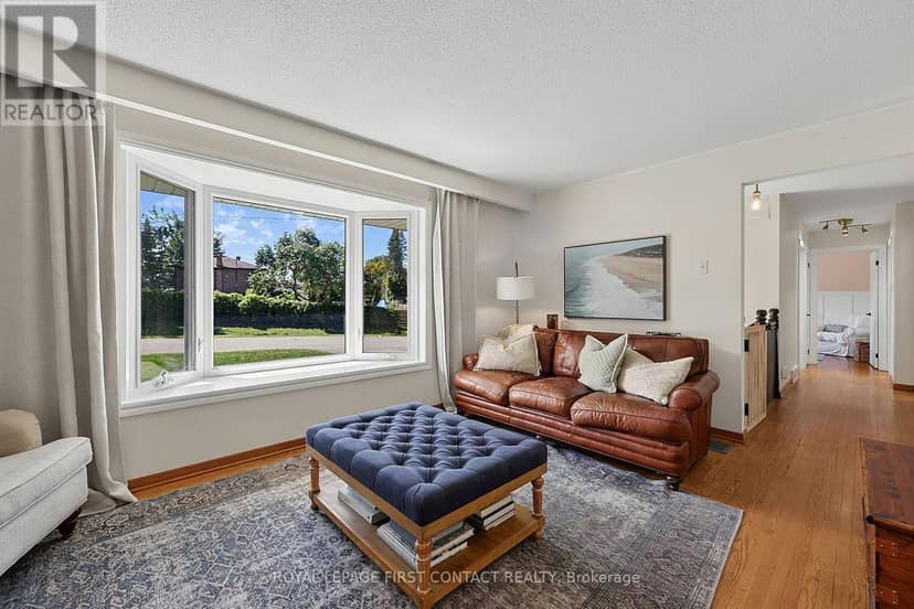 11 Maclaren Avenue — photo 3 of 33