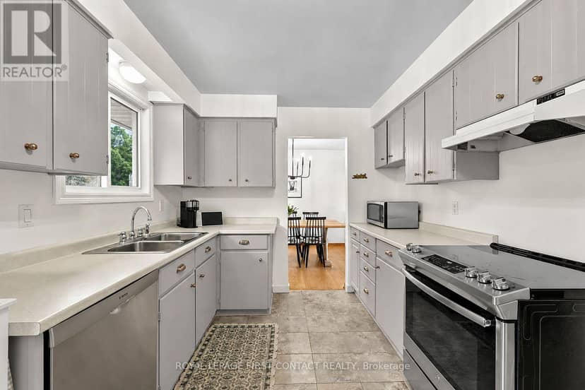 11 Maclaren Avenue — photo 7 of 33