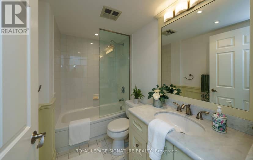 216 - 215 The Donway West W — photo 27 of 30