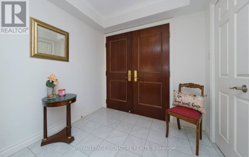 216 - 215 The Donway West W, Toronto, photo 3