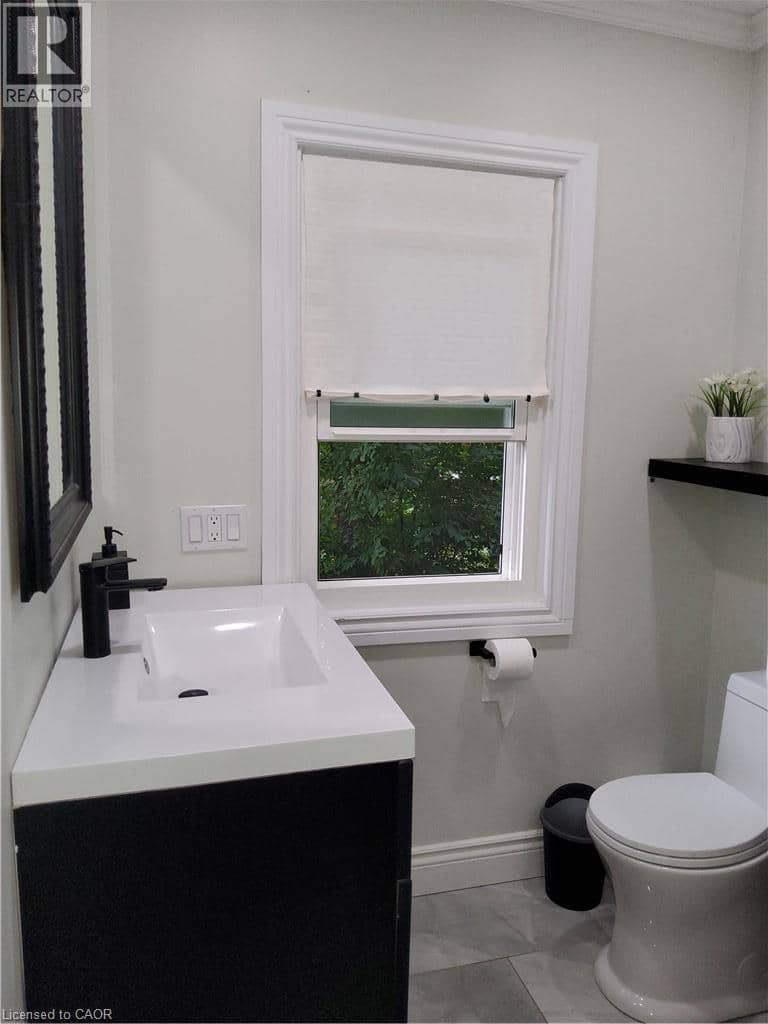 256 SOUTHCOTE Road — photo 17 of 36