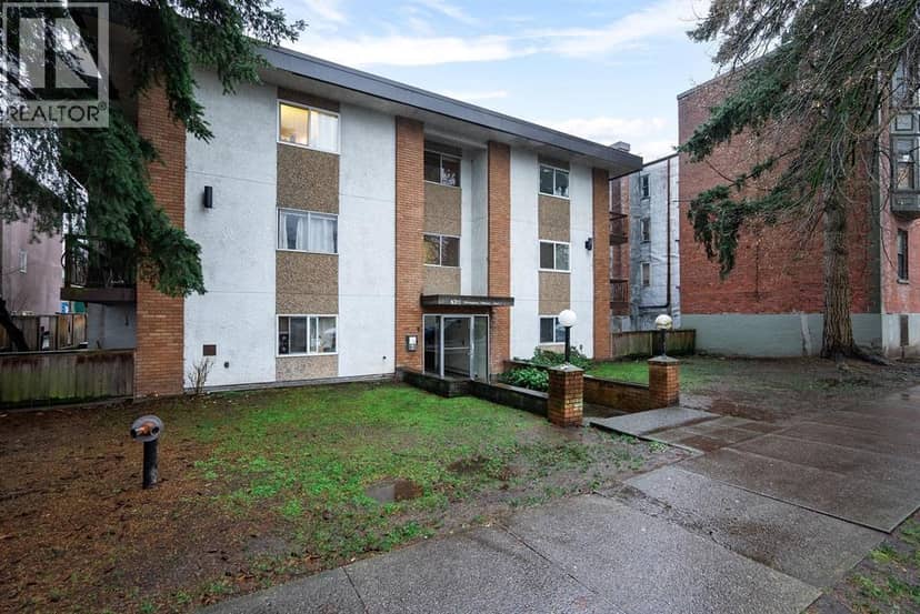 12 430 E 8TH AVENUE, Vancouver