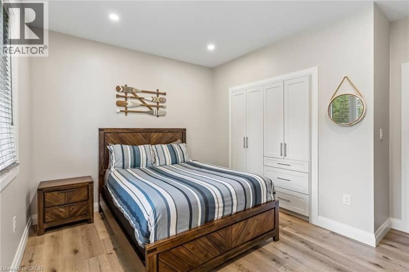 527 PINE POINT Lane — photo 25 of 40