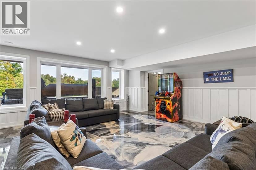 527 PINE POINT Lane — photo 33 of 40