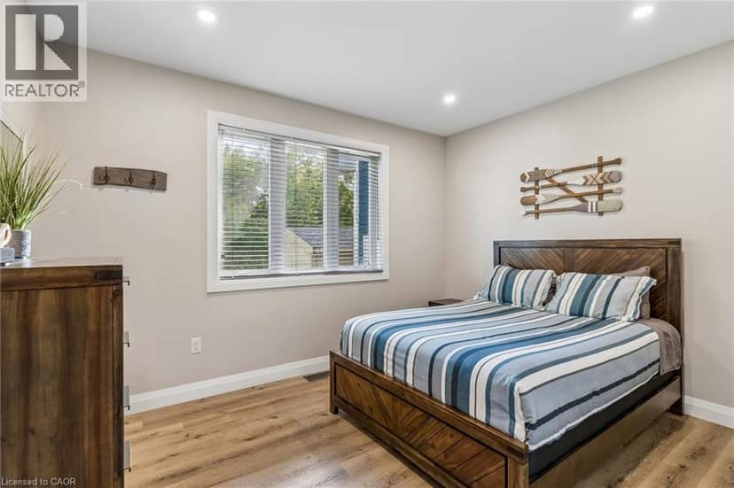 527 PINE POINT Lane — photo 24 of 40
