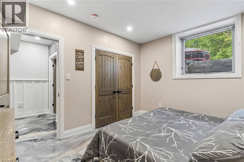 527 PINE POINT Lane — photo 38 of 40