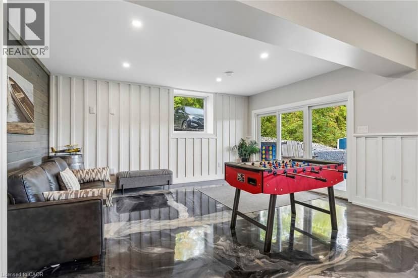 527 PINE POINT Lane — photo 34 of 40