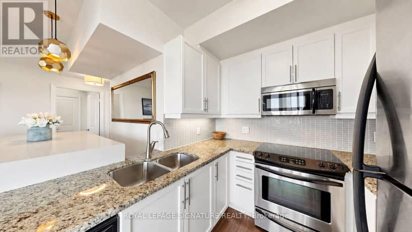 402 - 500 St Clair Avenue W — photo 13 of 40