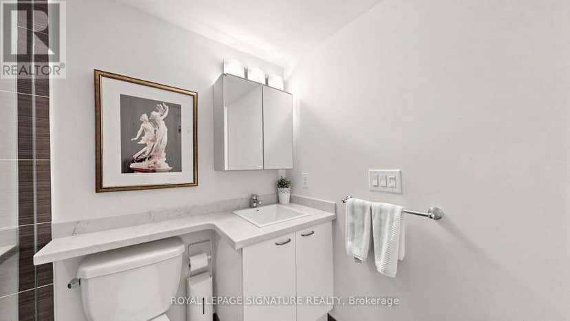 402 - 500 St Clair Avenue W — photo 21 of 40