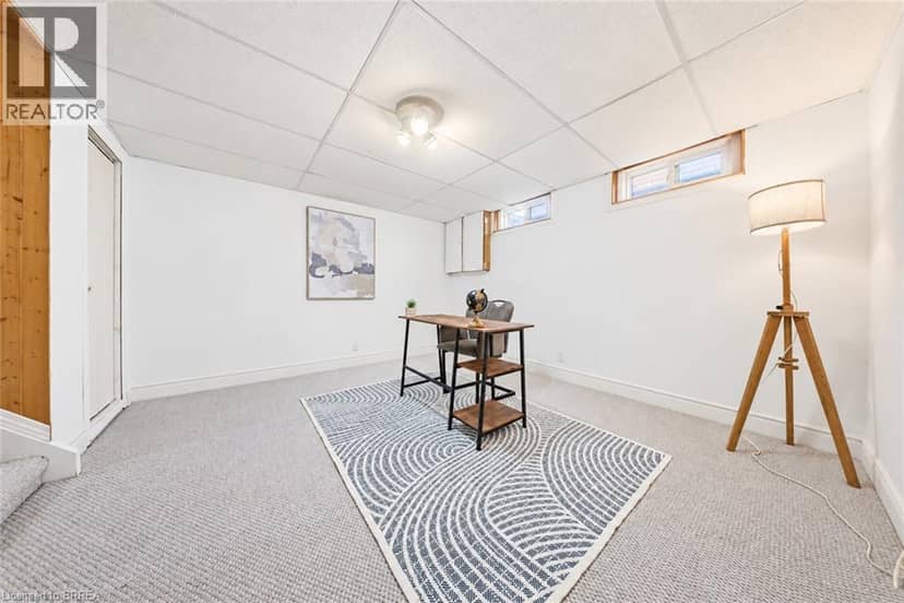 16 BURWELL Street — photo 21 of 40