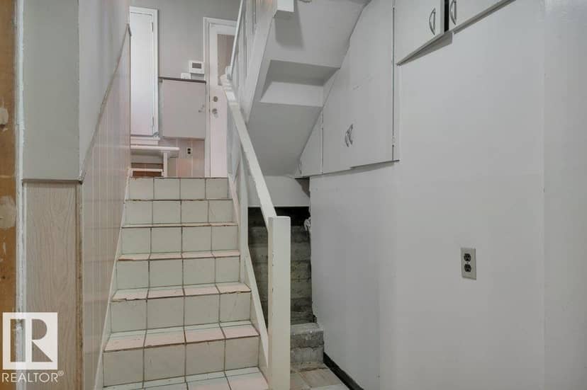 10148 87 ST NW — photo 33 of 40