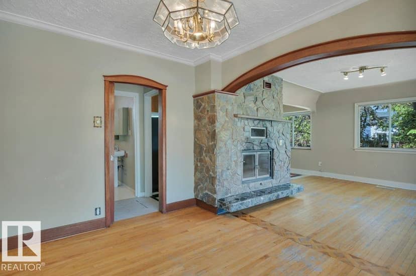 10148 87 ST NW — photo 17 of 40