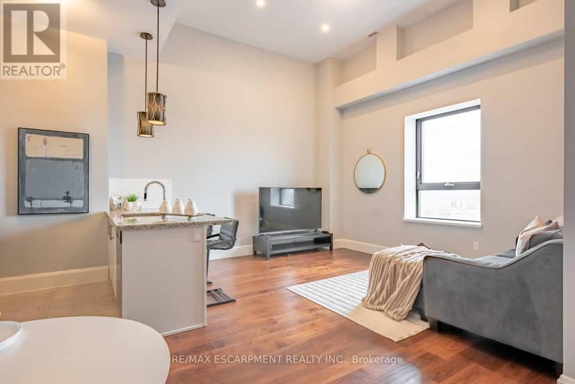 LPH01 - 112 King Street E — photo 11 of 25
