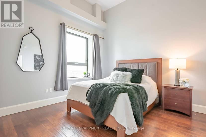 LPH01 - 112 King Street E — photo 15 of 25