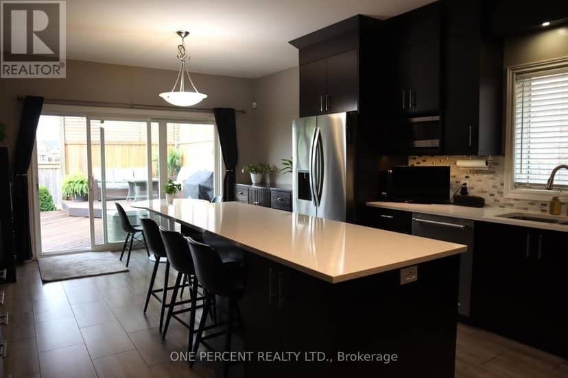349 Winterberry Boulevard — photo 10 of 40