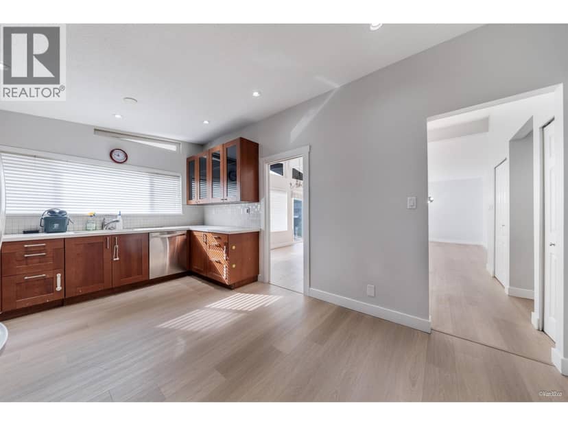 7148 6TH STREET, Burnaby, photo 5