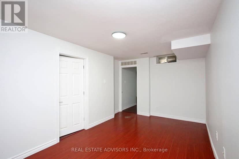 80 Dooley Crescent — photo 26 of 34