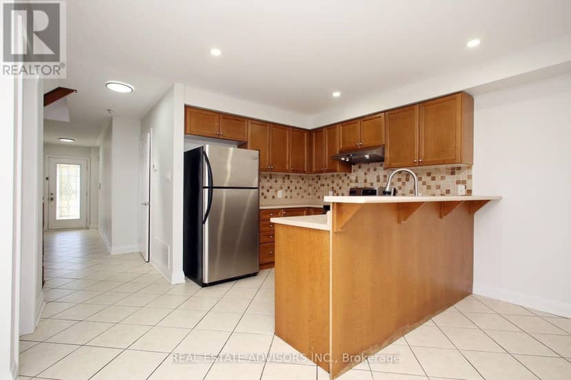 80 Dooley Crescent — photo 13 of 34
