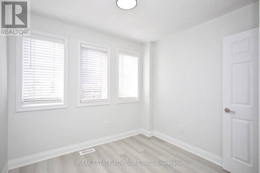 80 Dooley Crescent — photo 20 of 34