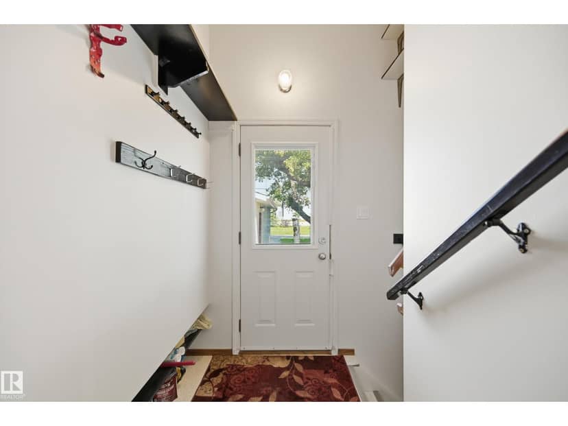 5210 43 AV — photo 22 of 40